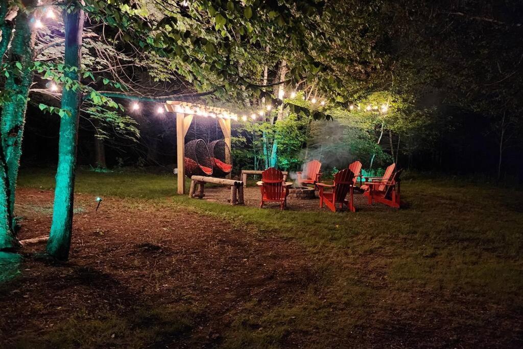 Mountain Blue Vista - Luxury Retreat Near Ski Resorts With Pond, Firepit And Hot Tub Windham Exterior photo
