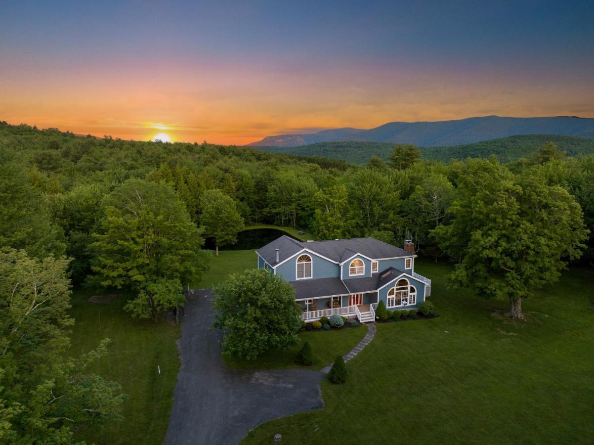 Mountain Blue Vista - Luxury Retreat Near Ski Resorts With Pond, Firepit And Hot Tub Windham Exterior photo